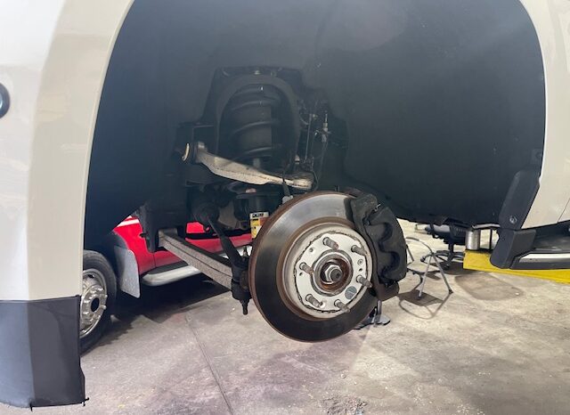 2015 CHEVY SUBURBAN LTZ 4X4 COMMAND VEHICLE – FULLY EQUIPPED full