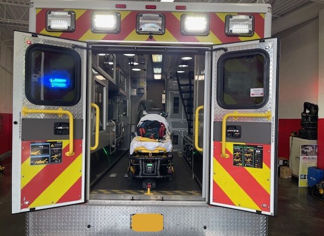 FOR SALE: 2015 Ford F-550 Super Duty AEV 4×4 Type 1 Ambulance full