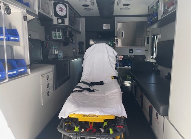 FOR SALE: 2015 Ford F450 Super Duty 4×4 PL Custom Type 1 Ambulance full