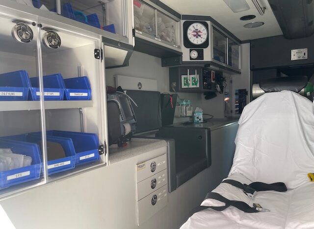 FOR SALE: 2015 Ford F450 Super Duty 4×4 PL Custom Type 1 Ambulance full