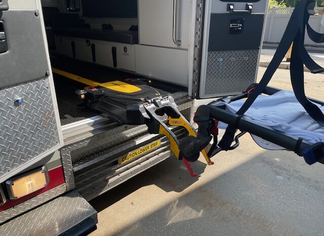 FOR SALE: 2015 Ford F450 Super Duty 4×4 PL Custom Type 1 Ambulance full