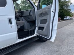 FOR SALE: 2009 Ford E-350 Super Duty XLT Extended – 15 Passenger Van 31k Miles  full