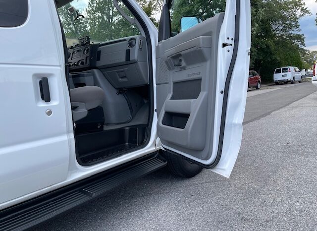 FOR SALE: 2009 Ford E-350 Super Duty XLT Extended – 15 Passenger Van 31k Miles  full