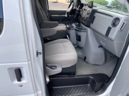 FOR SALE: 2009 Ford E-350 Super Duty XLT Extended – 15 Passenger Van 31k Miles  full