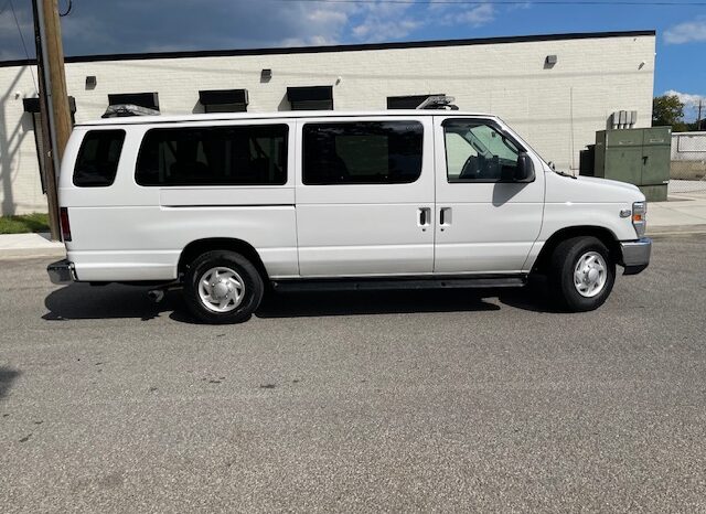 FOR SALE: 2009 Ford E-350 Super Duty XLT Extended – 15 Passenger Van 31k Miles  full