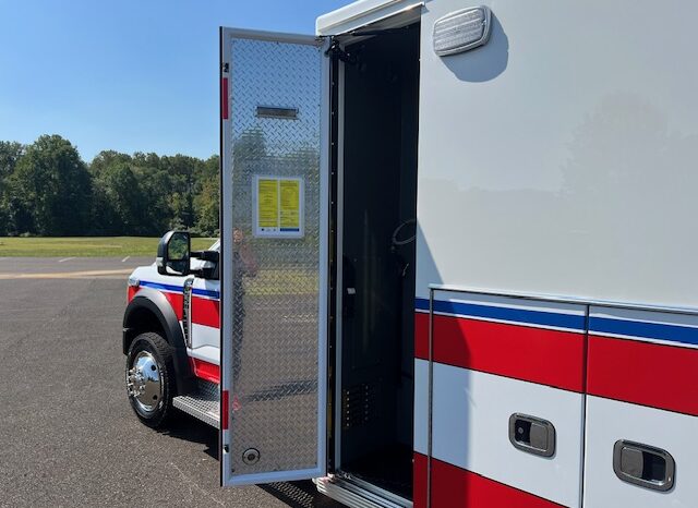 2025 Ford F-550 Super Duty XLT 4×4 Lifeline Type 1 SIV Remount Ambulance  full
