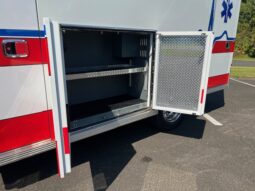 2025 Ford F-550 Super Duty XLT 4×4 Lifeline Type 1 SIV Remount Ambulance  full