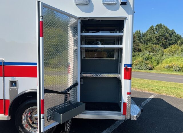 2025 Ford F-550 Super Duty XLT 4×4 Lifeline Type 1 SIV Remount Ambulance  full