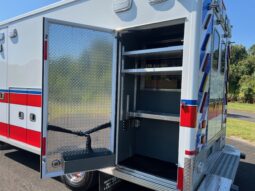 2025 Ford F-550 Super Duty XLT 4×4 Lifeline Type 1 SIV Remount Ambulance  full