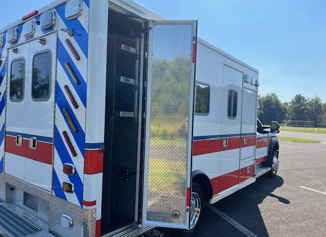 2025 Ford F-550 Super Duty XLT 4×4 Lifeline Type 1 SIV Remount Ambulance  full