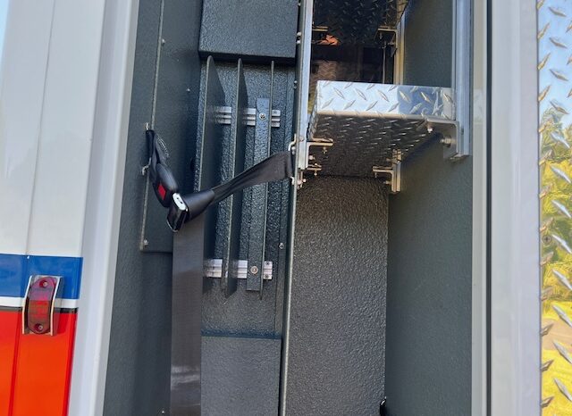 2025 Ford F-550 Super Duty XLT 4×4 Lifeline Type 1 SIV Remount Ambulance  full