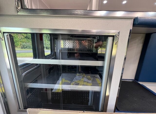 2025 Ford F-550 Super Duty XLT 4×4 Lifeline Type 1 SIV Remount Ambulance  full