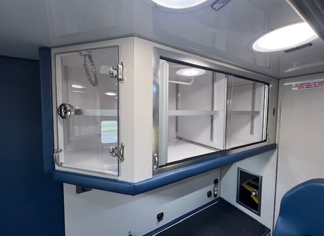 2025 Ford F-550 Super Duty XLT 4×4 Lifeline Type 1 SIV Remount Ambulance  full