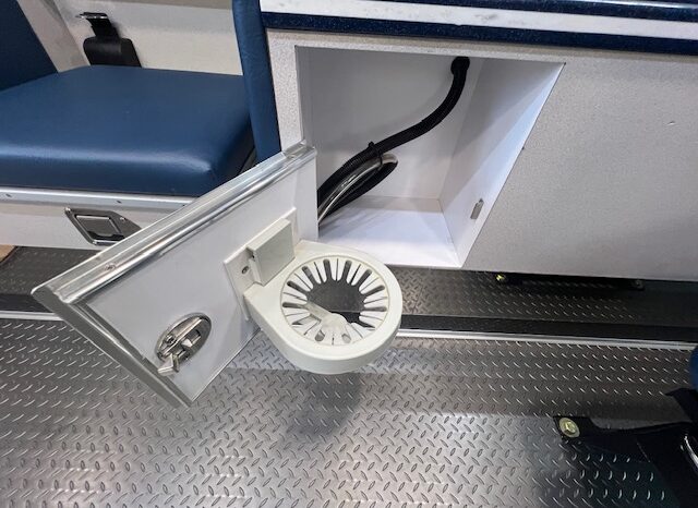 2025 Ford F-550 Super Duty XLT 4×4 Lifeline Type 1 SIV Remount Ambulance  full