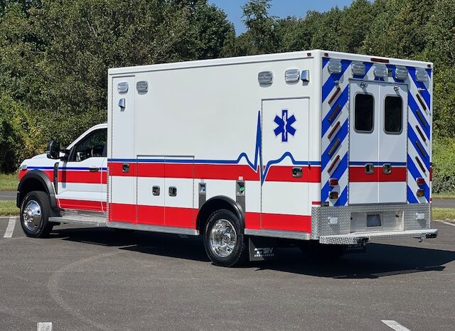 2025 Ford F-550 Super Duty XLT 4×4 Lifeline Type 1 SIV Remount Ambulance  full