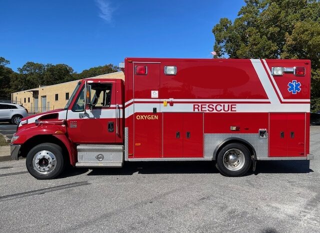 2003 International 4300 / DT466 – PL Custom Medium Duty Ambulance full