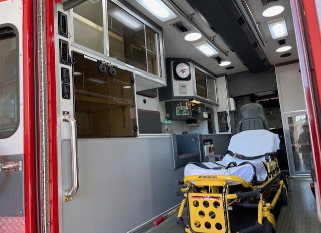 2003 International 4300 / DT466 – PL Custom Medium Duty Ambulance full