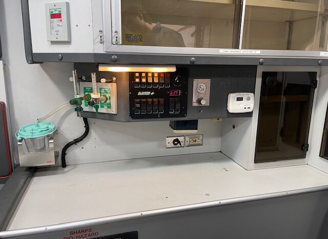 2003 International 4300 / DT466 – PL Custom Medium Duty Ambulance full