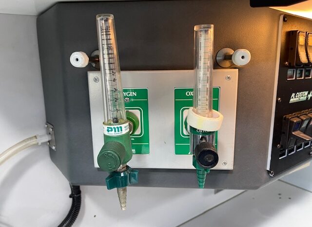 2003 International 4300 / DT466 – PL Custom Medium Duty Ambulance full