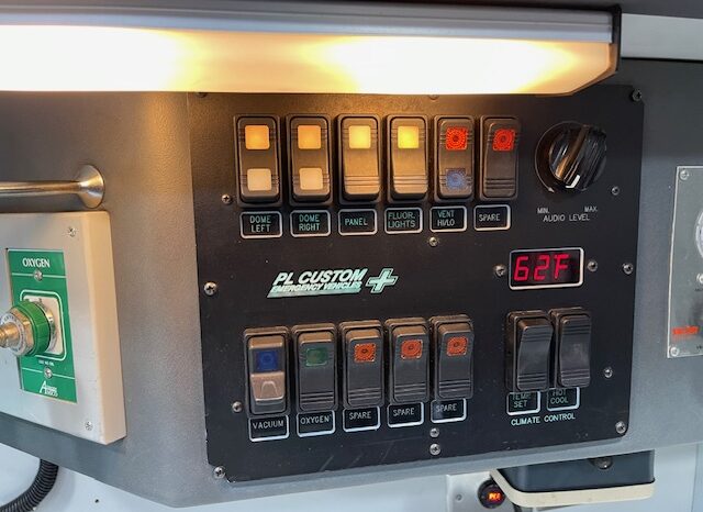 2003 International 4300 / DT466 – PL Custom Medium Duty Ambulance full