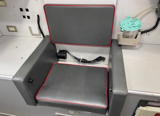 2003 International 4300 / DT466 – PL Custom Medium Duty Ambulance full