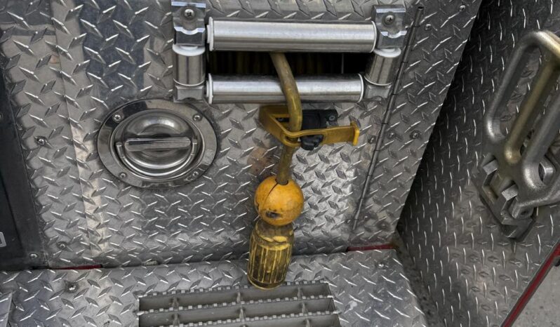 2007 KME Predator Rescue Pumper |  Hale 2,000 GPM Pump | 1,000 Gallon Tank | Cummins 525 HP | Low Miles full