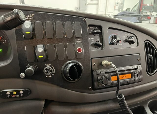 2008 Ford E-450 Super Duty XLT Aerotech Luxury Rehab / Crew Transport Bus  full