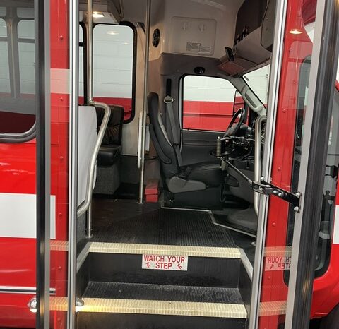 2008 Ford E-450 Super Duty XLT Aerotech Luxury Rehab / Crew Transport Bus  full