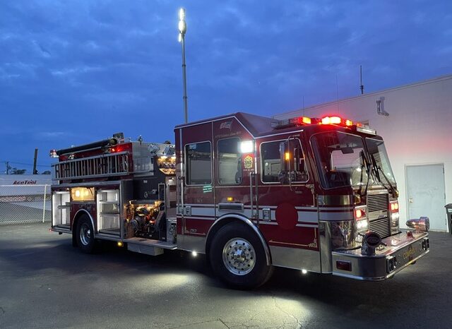  2007 KME Predator Rescue Pumper – 1,000 Gallon / 2,000 GPM  full